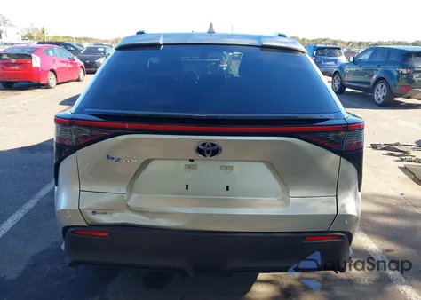 2025 Toyota Bz4X Xle z USA, uszkodzony, nr VIN JTMAAAAA2SA073110